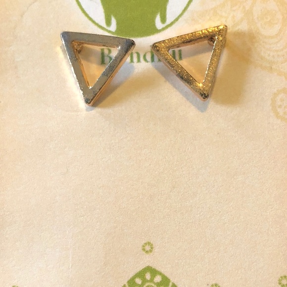 Simple Triangle Earrings - Picture 7 of 8